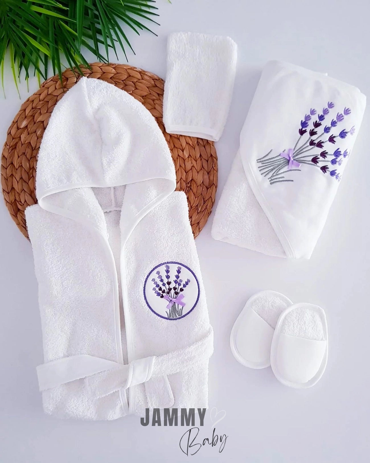 Lavender Embroidered 4 Piece Bathrobe Set-White