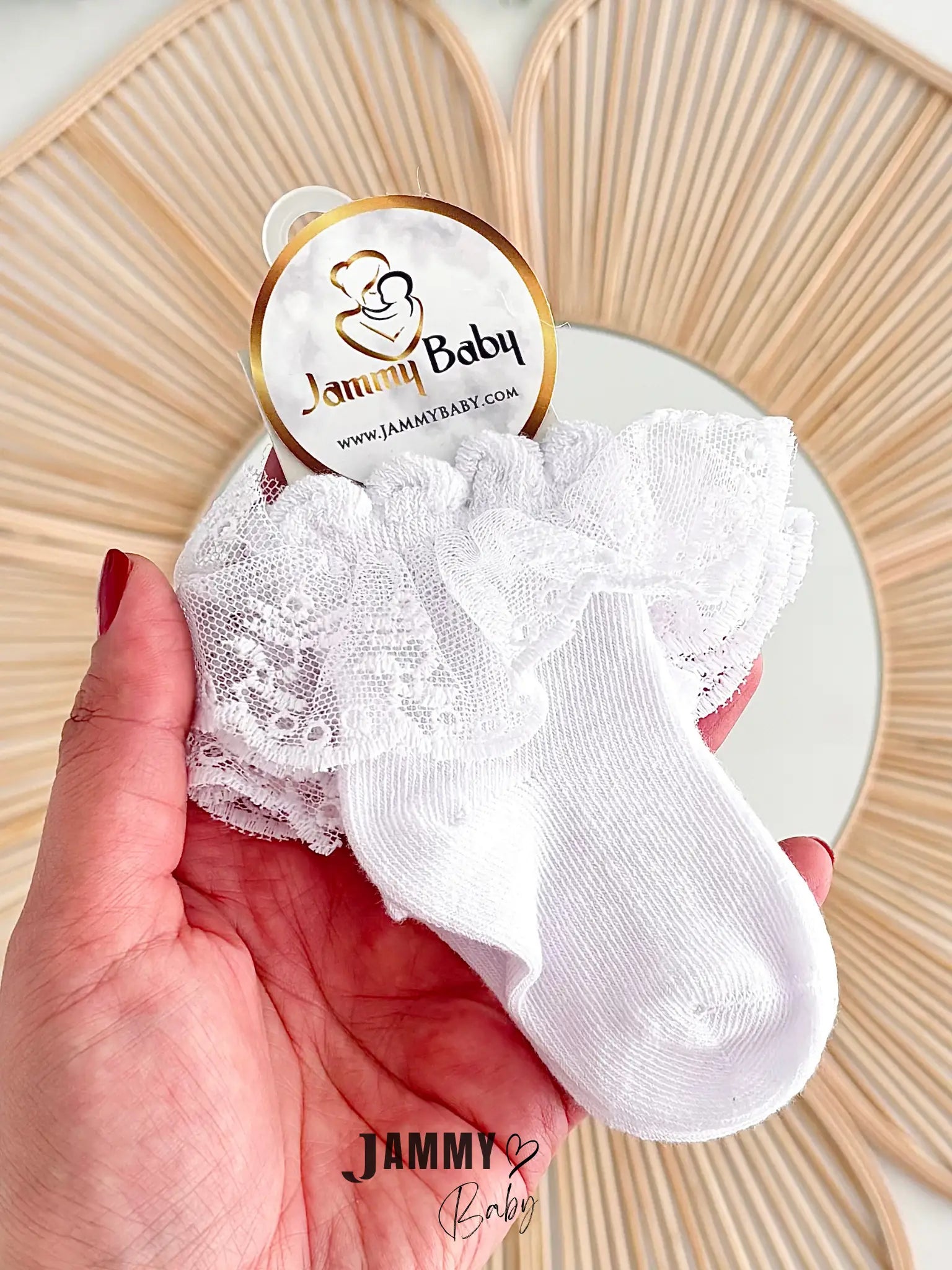 Faye Fisto Detailed Ankle Socks - WHITE