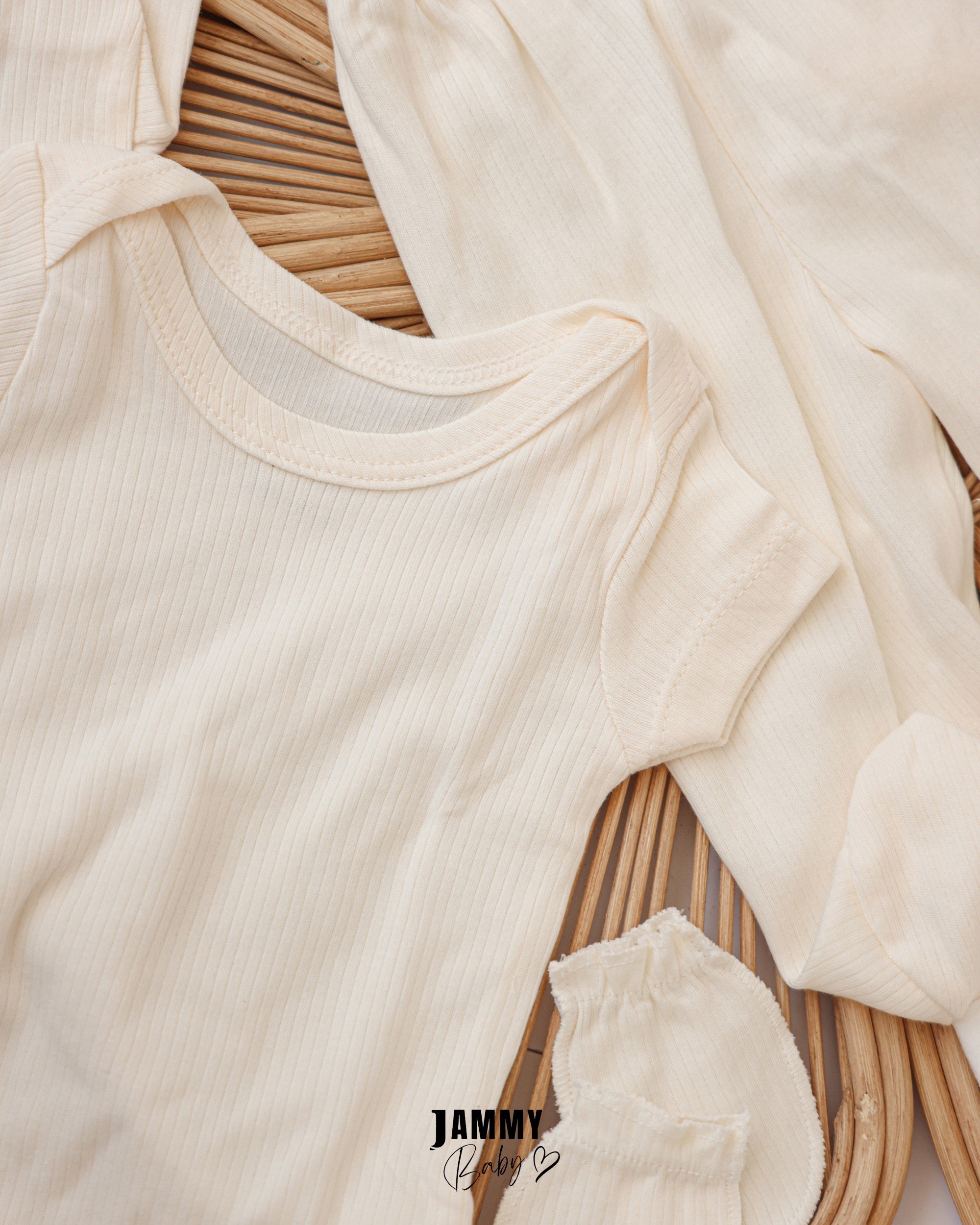 I Love My Mummy Newborn 10-Piece Set – Cream
