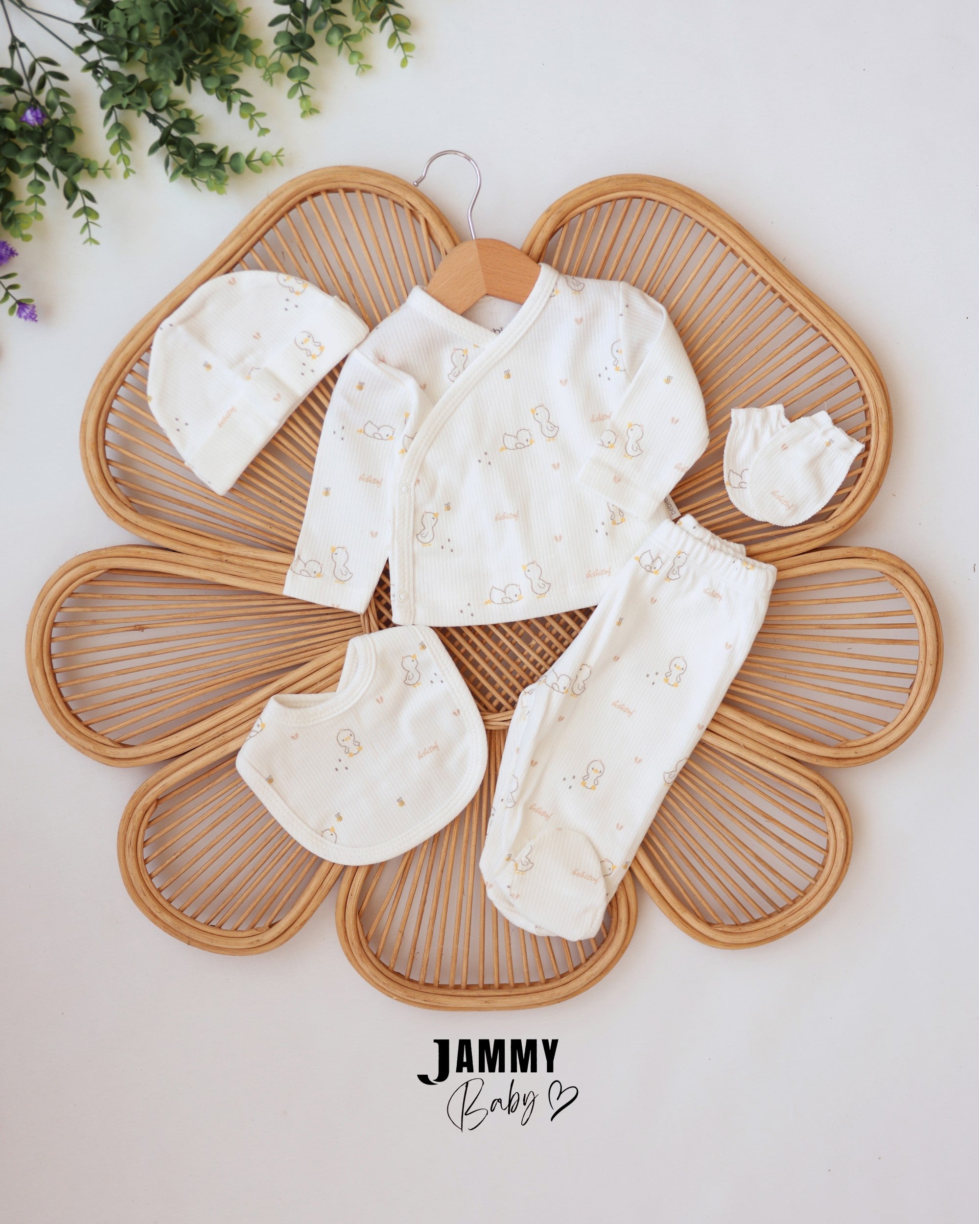 Little Duck 5-Piece Newborn Set - Ivory